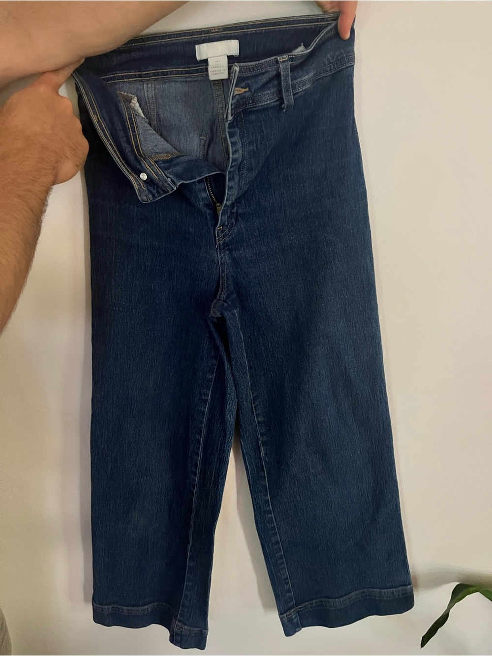 Womens high waisted stretchy Fit Jeans in Dark Blue, cropped